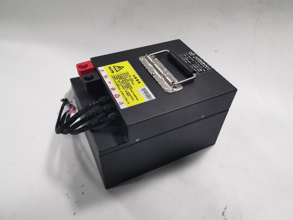工業(yè)行業(yè)鋰電池組，磷酸鐵鋰電池還是三元