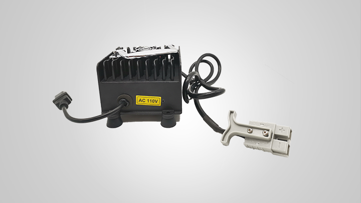 全?？萍?洗地機鋰電池專用智能充電器 29.2V15A